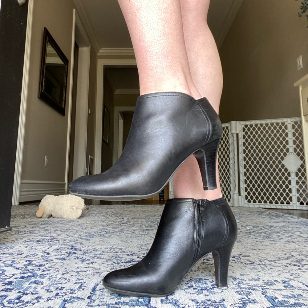 Banana Republic Black Leather Ankle Booties